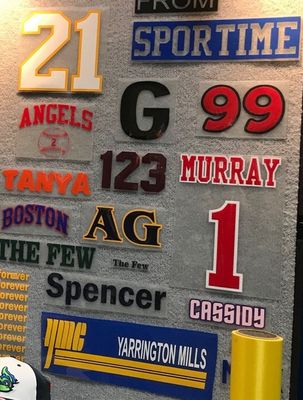 Laser cutting machine for Label Logo Trademark irregular label, printed label, electronic panel, mask, textile brand, wo