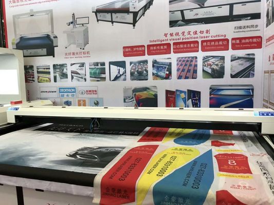 High Speed Automated Fabric Cutting Machine , Fabric Cutting Equipment